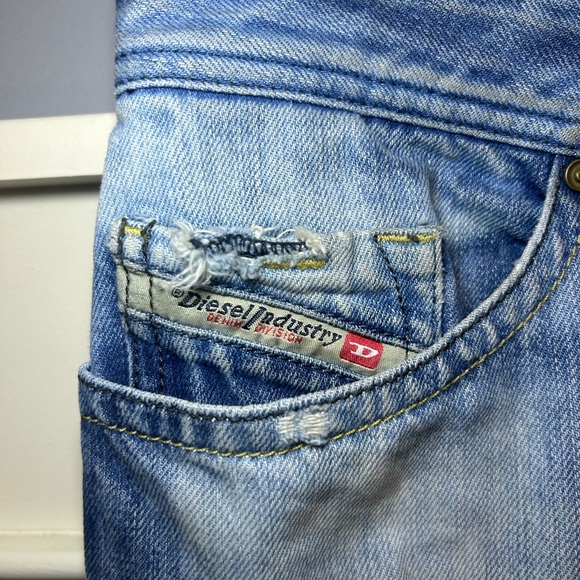 Vintage Diesel made in Italy "Ruby" distressed flared jeans - Picture 7 of 16